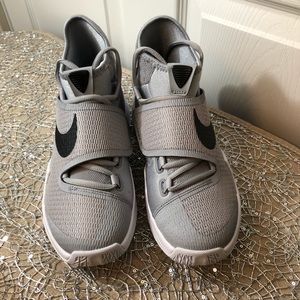 Never worn Nike Zoom Hyperrev- grey mesh